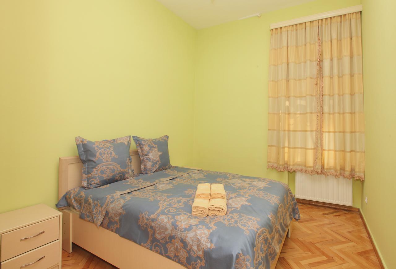 Apartment At Stalin House Тбілісі Екстер'єр фото