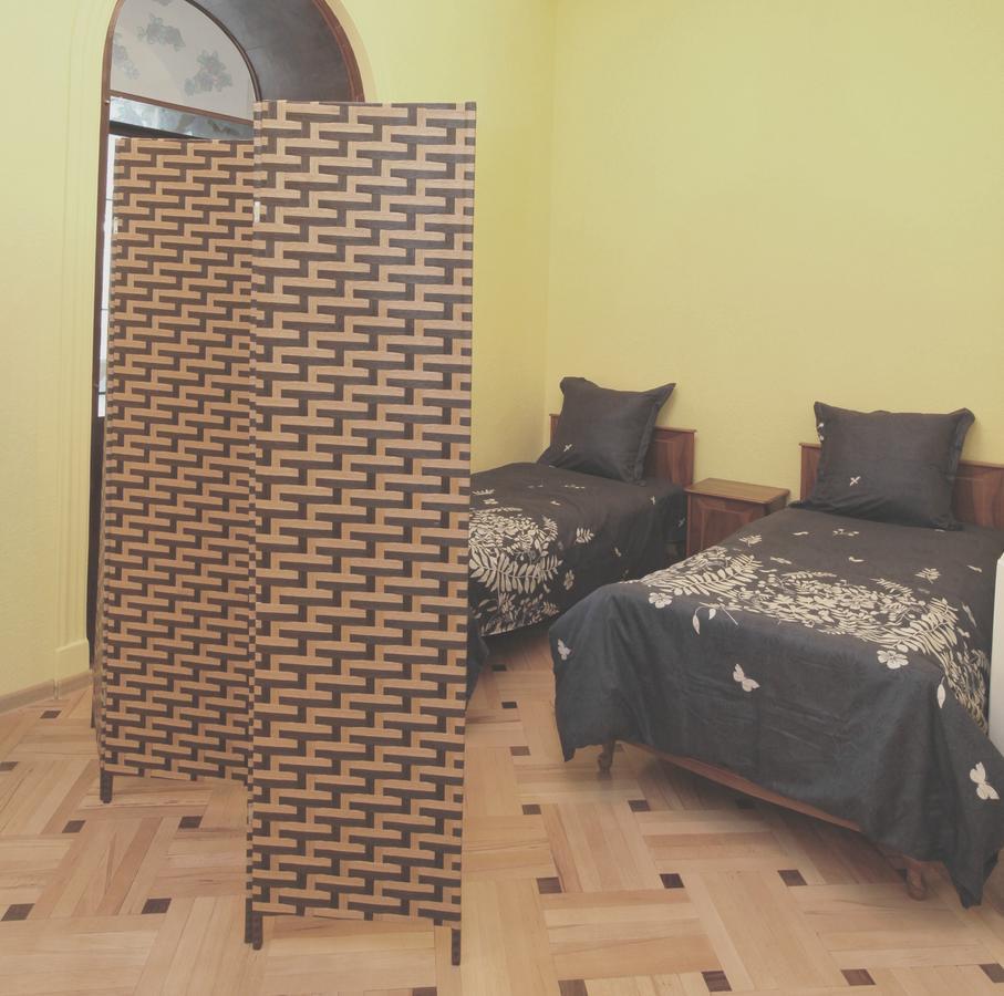 Apartment At Stalin House Тбілісі Екстер'єр фото