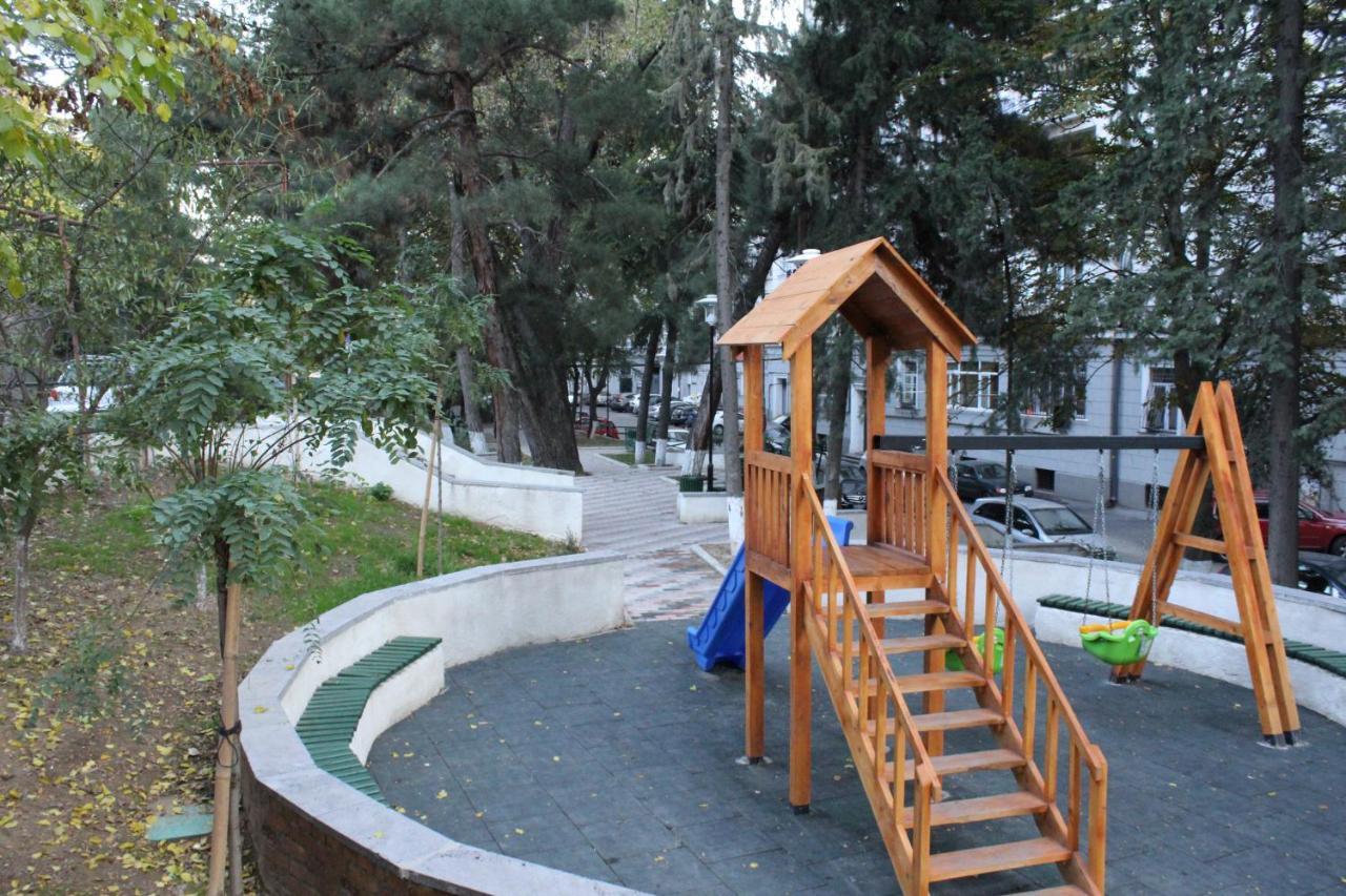 Apartment At Stalin House Тбілісі Екстер'єр фото