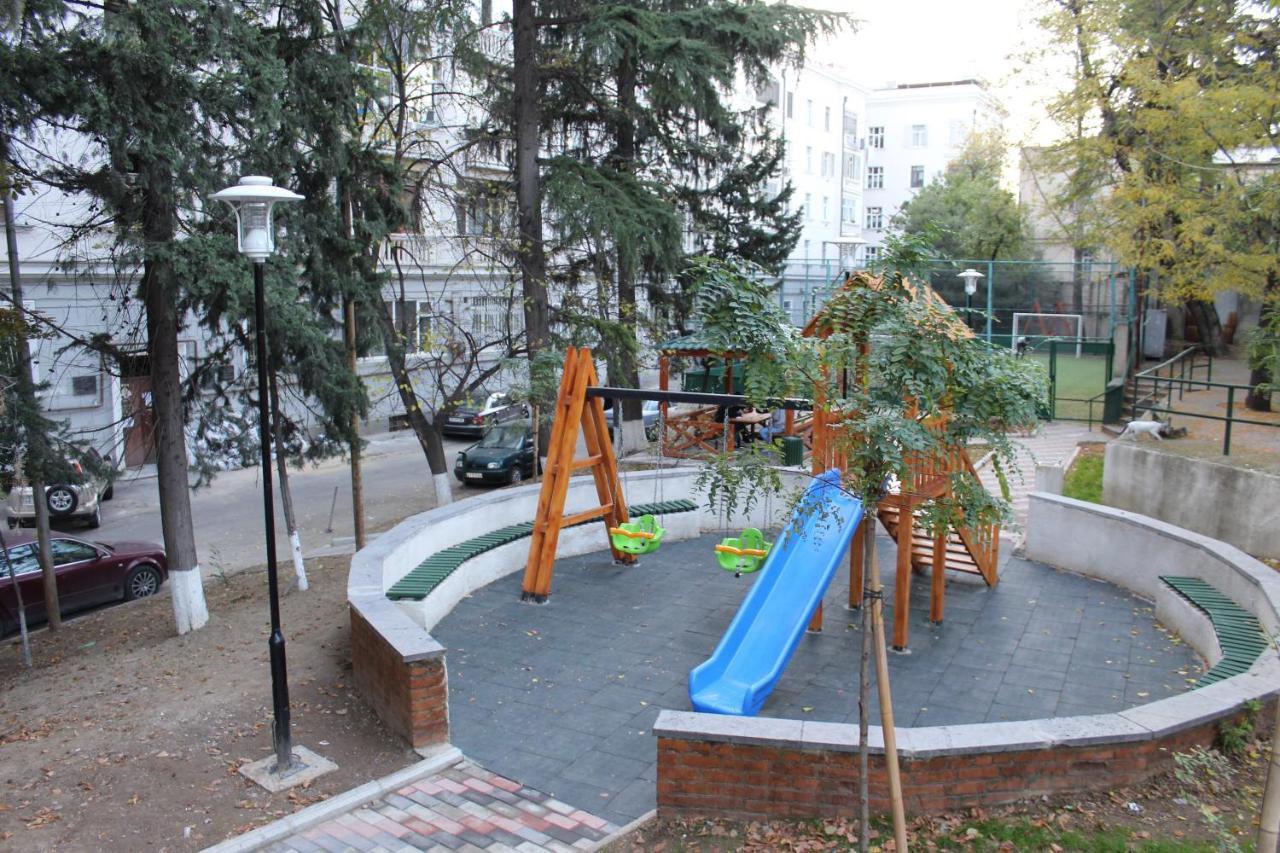Apartment At Stalin House Тбілісі Екстер'єр фото
